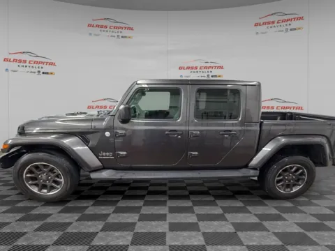 More photos of 2021 Jeep Gladiator Overland at Glass Capital CDJR, IN