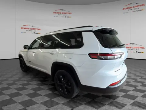 More photos of 2023 Jeep Grand Cherokee L Altitude at Glass Capital CDJR, IN