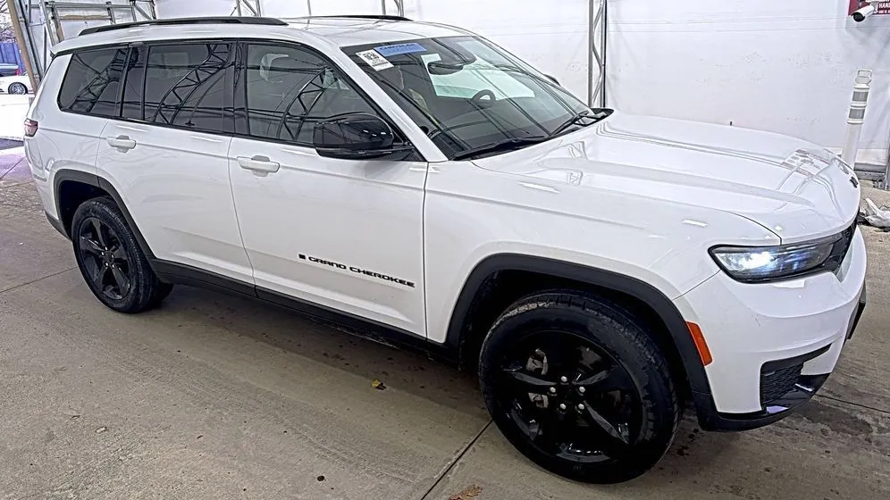 White 2023 Jeep Grand Cherokee L Altitude for sale in Dunkirk, IN