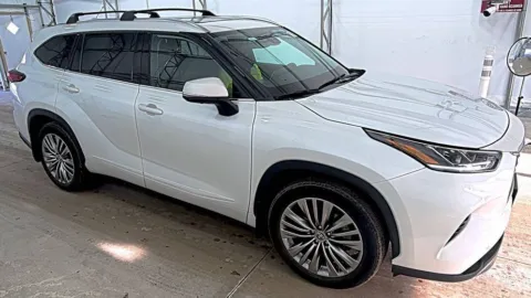 Unknown 2022 Toyota Highlander Platinum for sale in Dunkirk, IN