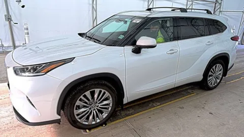 Another view of 2022 Toyota Highlander Platinum for sale in Dunkirk, IN at Glass Capital CDJR