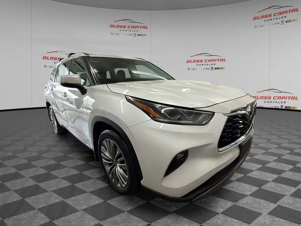 Unknown 2022 Toyota Highlander Platinum for sale in Dunkirk, IN