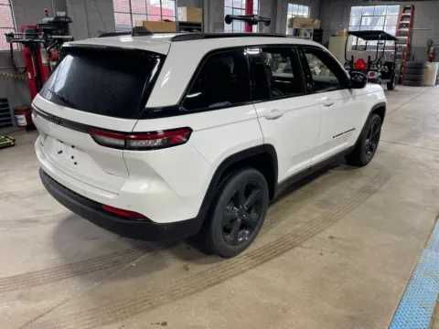 Another view of 2023 Jeep Grand Cherokee Altitude for sale in Dunkirk, IN at Glass Capital CDJR
