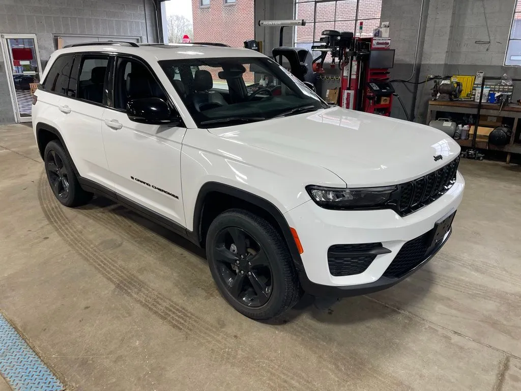 2023 Jeep Grand Cherokee Altitude X for sale in Dunkirk, IN