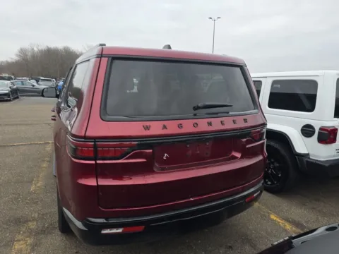 More photos of 2024 Jeep Wagoneer Series II at Glass Capital CDJR, IN