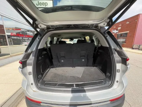 More photos of 2021 Jeep Grand Cherokee L Limited at Glass Capital CDJR, IN