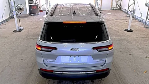 More photos of 2021 Jeep Grand Cherokee L Limited at Glass Capital CDJR, IN