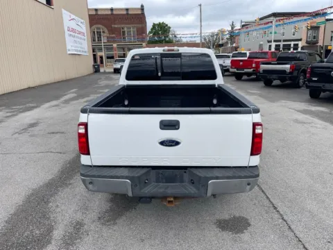 More photos of 2009 Ford F-250SD XLT at Glass Capital CDJR, IN