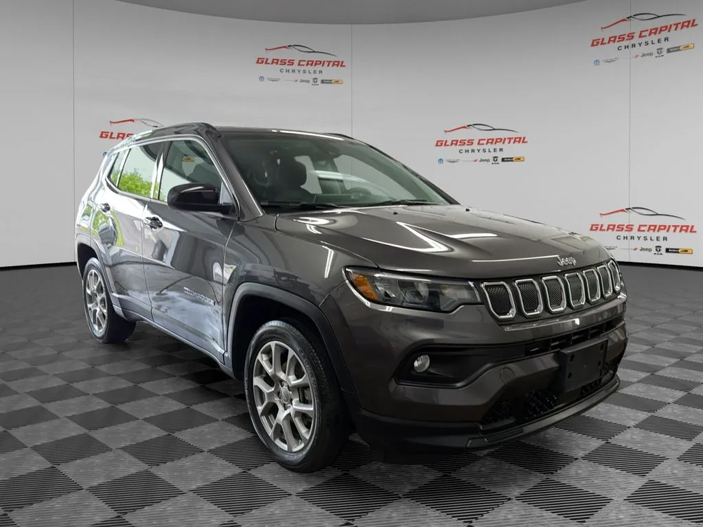 Gray 2022 Jeep Compass Latitude Lux for sale in Dunkirk, IN
