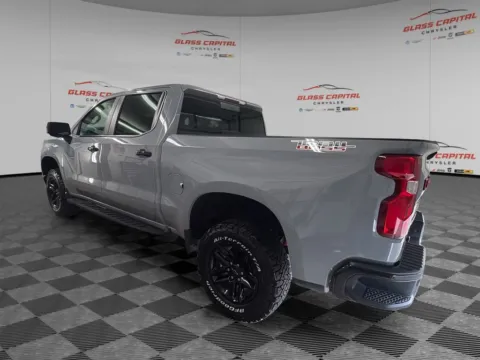 More photos of 2024 Chevrolet Silverado 1500 LT Trail Boss at Glass Capital CDJR, IN