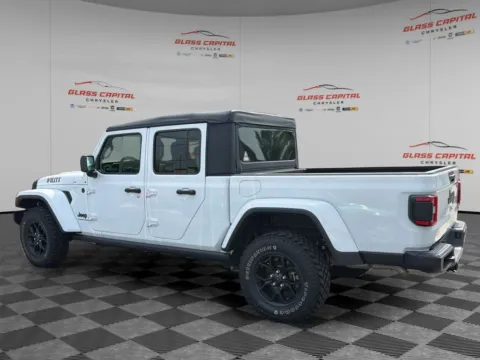 More photos of 2025 Jeep Gladiator Willys at Glass Capital CDJR, IN