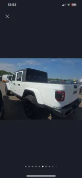 More photos of 2025 Jeep Gladiator Willys at Glass Capital CDJR, IN