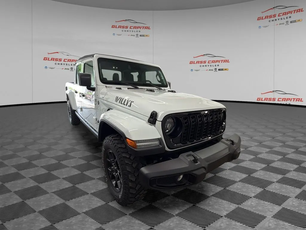 White 2025 Jeep Gladiator Willys for sale in Dunkirk, IN