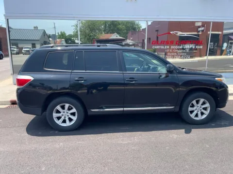 Photos of 2012 Toyota Highlander for sale in Dunkirk, IN at Glass Capital CDJR