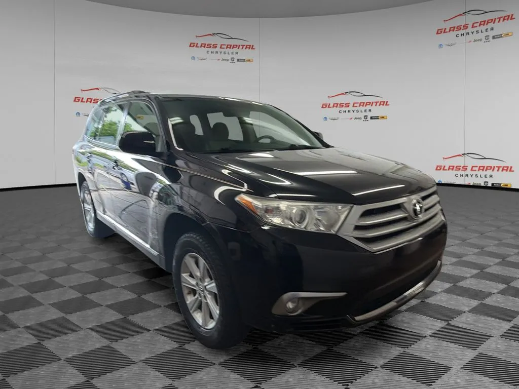 Black 2012 Toyota Highlander for sale in Dunkirk, IN