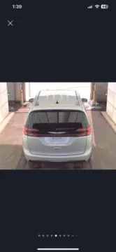 More photos of 2024 Chrysler Pacifica Limited at Glass Capital CDJR, IN