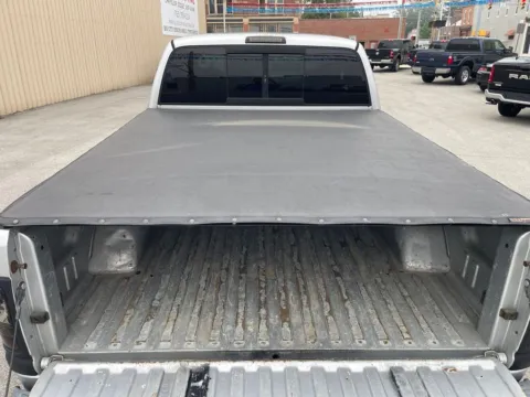 More photos of 2001 Dodge Ram 1500 SLT at Glass Capital CDJR, IN