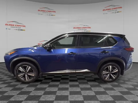 More photos of 2021 Nissan Rogue SL at Glass Capital CDJR, IN