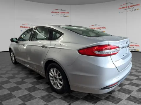 More photos of 2017 Ford Fusion S at Glass Capital CDJR, IN