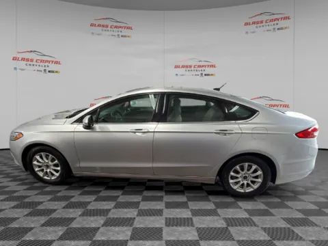 More photos of 2017 Ford Fusion S at Glass Capital CDJR, IN