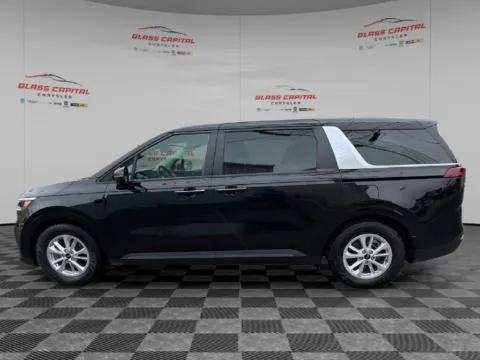 More photos of 2023 Kia Carnival LX Seat Package at Glass Capital CDJR, IN