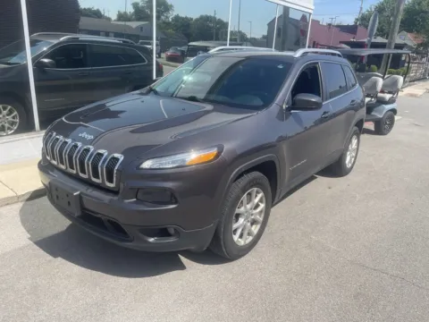 Gray 2018 Jeep Cherokee Latitude Plus for sale in Dunkirk, IN
