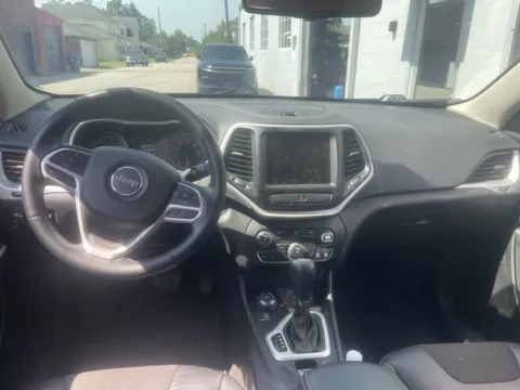 Another view of 2018 Jeep Cherokee Latitude Plus for sale in Dunkirk, IN at Glass Capital CDJR