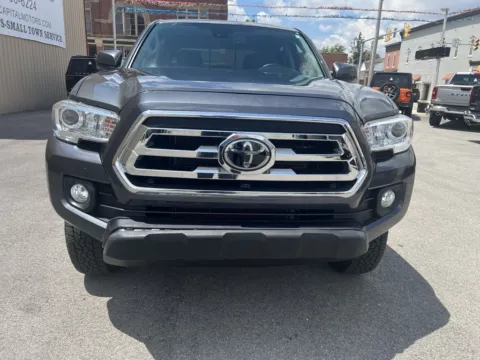 More photos of 2020 Toyota Tacoma SR5 at Glass Capital CDJR, IN