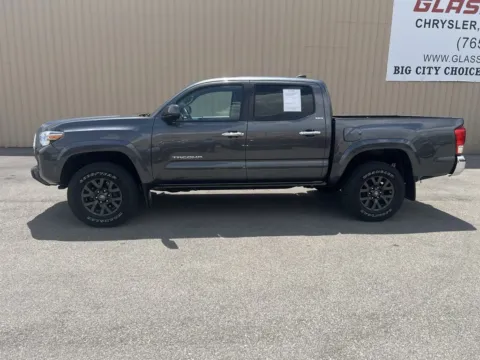 More photos of 2020 Toyota Tacoma SR5 at Glass Capital CDJR, IN