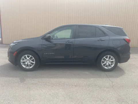 More photos of 2022 Chevrolet Equinox LS at Glass Capital CDJR, IN
