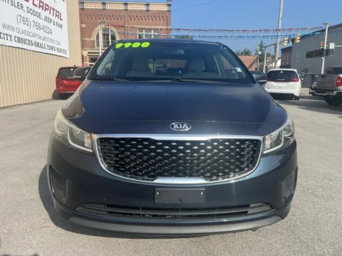 More photos of 2016 Kia Sedona LX at Glass Capital CDJR, IN
