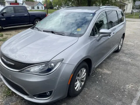Silver 2020 Chrysler Pacifica Touring L for sale in Dunkirk, IN