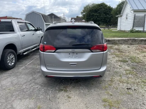 Another view of 2020 Chrysler Pacifica Touring L for sale in Dunkirk, IN at Glass Capital CDJR