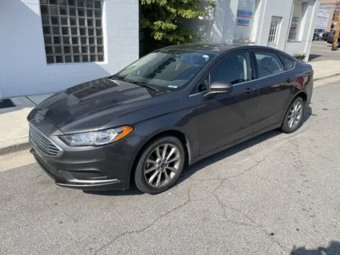Gray 2017 Ford Fusion SE for sale in Dunkirk, IN