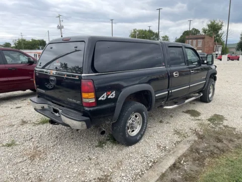 More photos of 2001 Chevrolet Silverado 2500HD LS at Glass Capital CDJR, IN