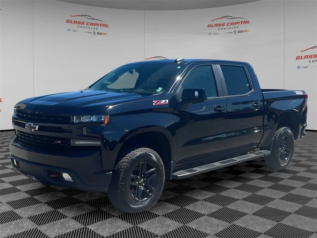Black 2020 Chevrolet Silverado 1500 LT Trail Boss for sale in Dunkirk, IN