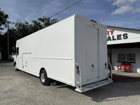More photos of 2017 FREIGHTLINER MT55 at DeBary Truck Sales, FL