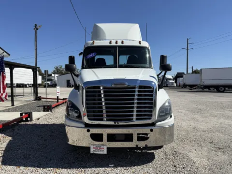 Photos of 2019 Freightliner Cascadia for sale in Sanford, FL at DeBary Truck Sales