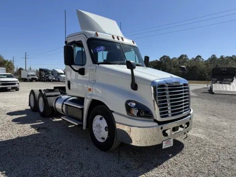 Another view of 2019 Freightliner Cascadia for sale in Sanford, FL at DeBary Truck Sales