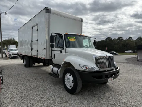 More photos of 2019 International DuraStar 4300 at DeBary Truck Sales, FL