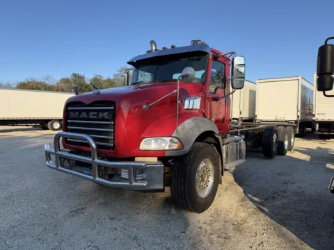 Red 2018 Mack Granite for sale in Sanford, FL