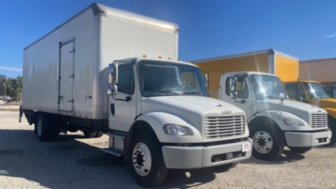 White 2018 Freightliner M2 106 for sale in Sanford, FL