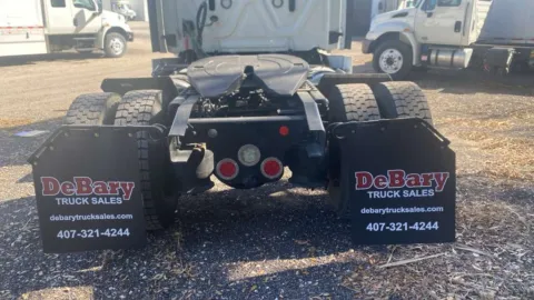 More photos of 2019 Freightliner Cascadia at DeBary Truck Sales, FL