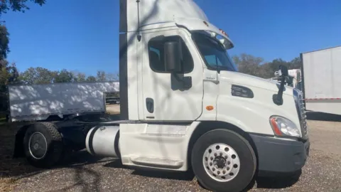Photos of 2019 Freightliner Cascadia for sale in Sanford, FL at DeBary Truck Sales