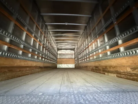 More photos of 2018 International DuraStar 4300 at DeBary Truck Sales, FL