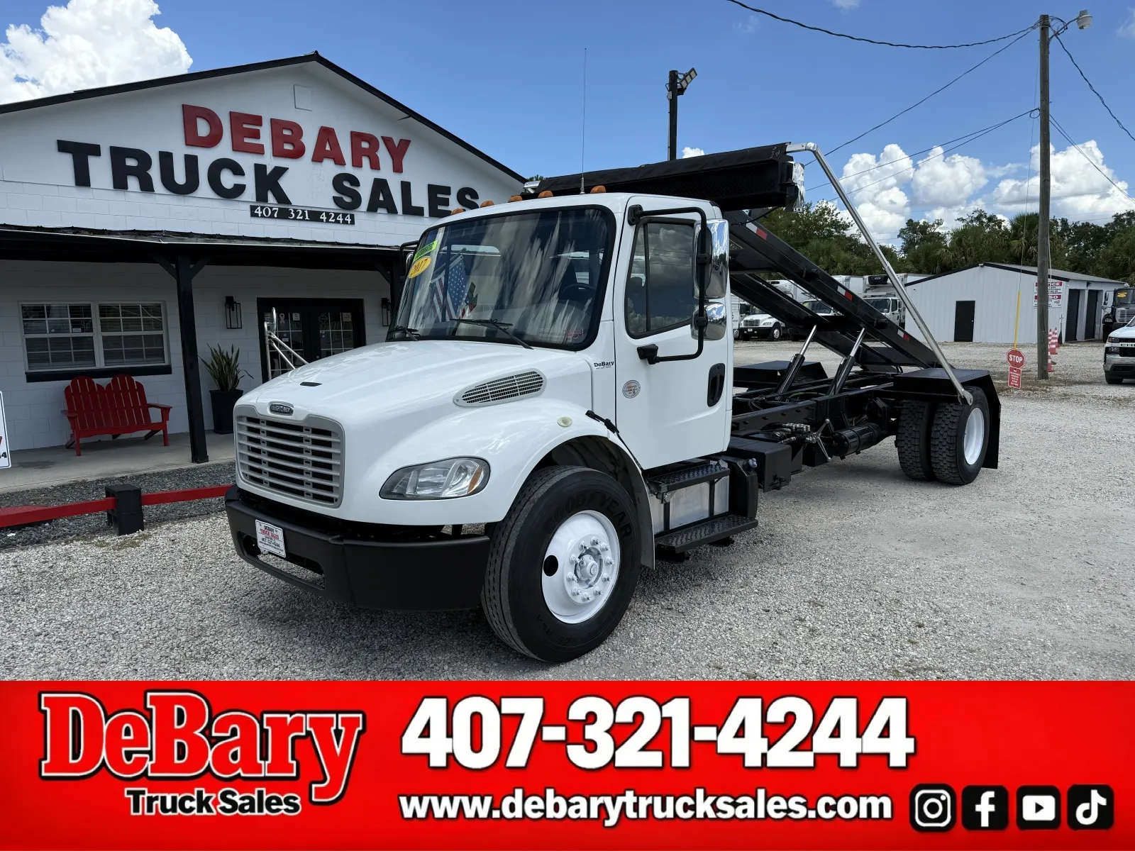 White 2018 Freightliner M2 106 for sale in Sanford, FL