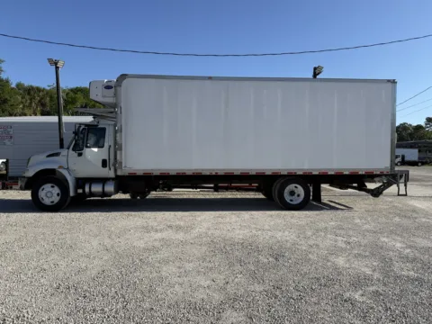 More photos of 2019 International DuraStar 4300 at DeBary Truck Sales, FL