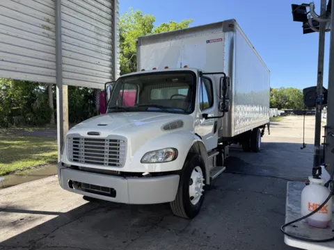 White 2018 Freightliner M2 106 for sale in Sanford, FL