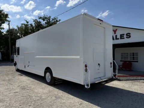 More photos of 2017 Freightliner MT55 Chassis at DeBary Truck Sales, FL