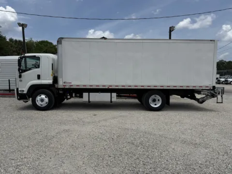 More photos of 2019 Isuzu FTR at DeBary Truck Sales, FL